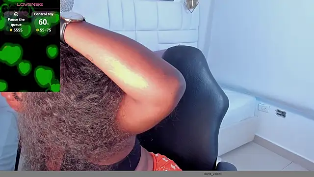 Snapshot of darle_volant chatting on 09-20-25, 09:49 darle volant online show from 09-20-25, 09:49