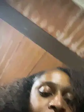 Snapshot of darle_volant chatting on 10-13-25, 08:25 darle volant online show from 10-13-25, 08:25