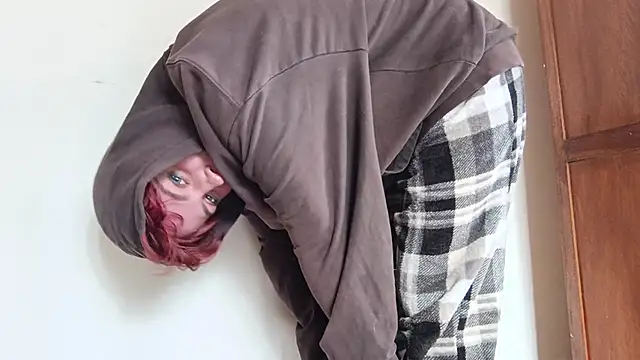 Snapshot of nyxofempusa chatting on 10-28-25, 06:43 nyxofempusa online show from 10-28-25, 06:43