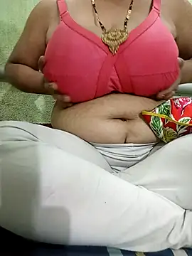 Snapshot of chocobbsneha567 chatting on 12-15-25, 03:44 chocobbsneha567 online show from 12-15-25, 03:44