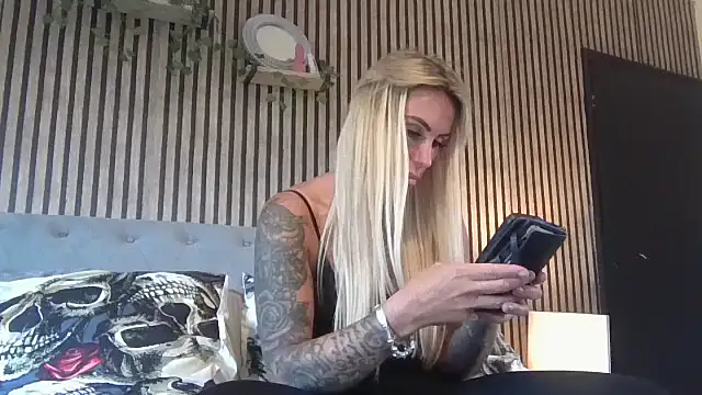 Snapshot of poppyinga1 chatting on 09-12-25, 05:35 poppyinga1 online show from 09-12-25, 05:35