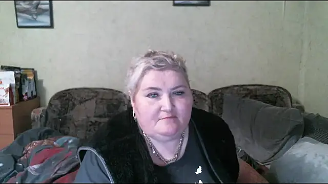 Snapshot of Lana555 chatting on 03-09-25, 04:00 Lana555 online show from 03-09-25, 04:00