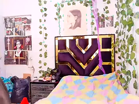 Snapshot of lucywhite13 chatting on 10-04-25, 06:50 lucywhite13 online show from 10-04-25, 06:50