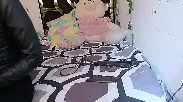 lucywhite13 online show from 03-20-26, 07:08