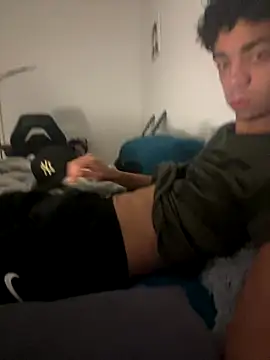 Snapshot of Ryan_12xX chatting on 09-27-25, 06:46 Ryan 12xX online show from 09-27-25, 06:46