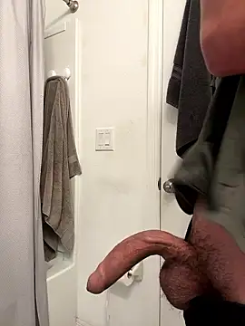 Snapshot of Ryan_12xX chatting on 01-09-26, 10:44 Ryan 12xX online show from 01-09-26, 10:44