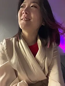 Snapshot of AikoYamada chatting on 11-08-25, 06:13 AikoYamada online show from 11-08-25, 06:13