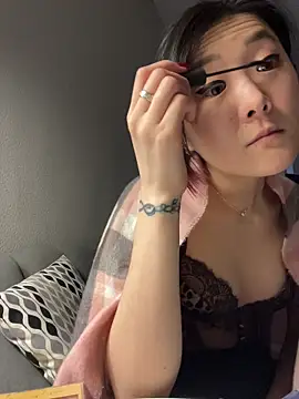 Snapshot of AikoYamada chatting on 11-14-25, 05:28 AikoYamada online show from 11-14-25, 05:28