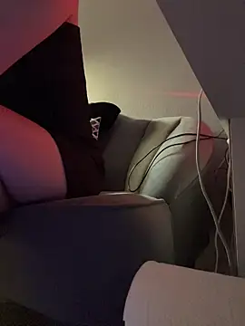 Snapshot of AikoYamada chatting on 11-25-25, 06:13 AikoYamada online show from 11-25-25, 06:13