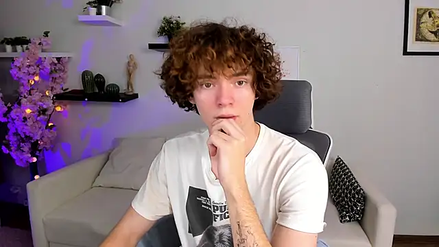 Snapshot of Tommy_Jamm chatting on 11-24-25, 02:17 Tommy Jamm online show from 11-24-25, 02:17