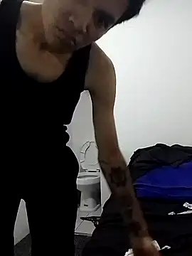 Snapshot of iRusx chatting on 10-17-25, 08:44 iRusx online show from 10-17-25, 08:44