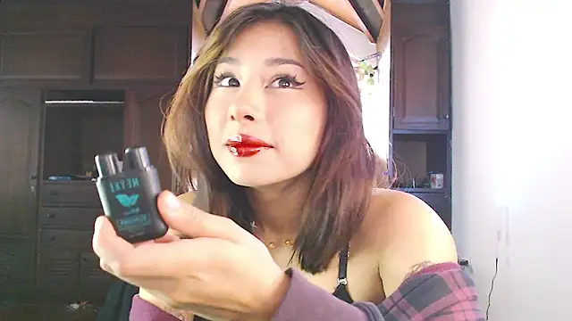 Shisuku Sophi online show from 09-21-25, 07:26