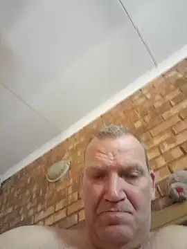 wallacelegend online show from 10-28-25, 06:17