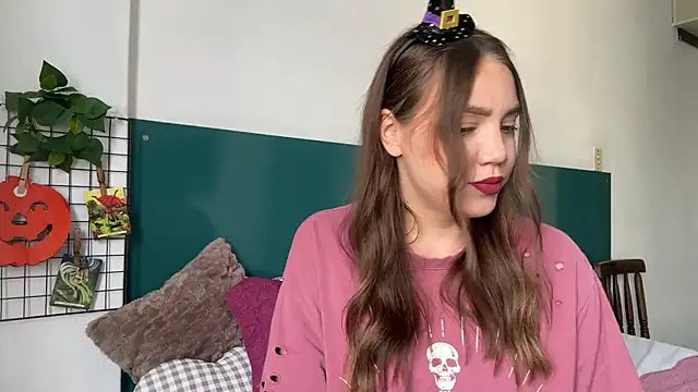 Snapshot of NebulaHaven chatting on 10-28-25, 06:32 NebulaHaven online show from 10-28-25, 06:32