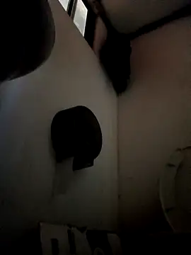 Snapshot of Secreto25 chatting on 10-20-25, 04:24 Secreto25 online show from 10-20-25, 04:24