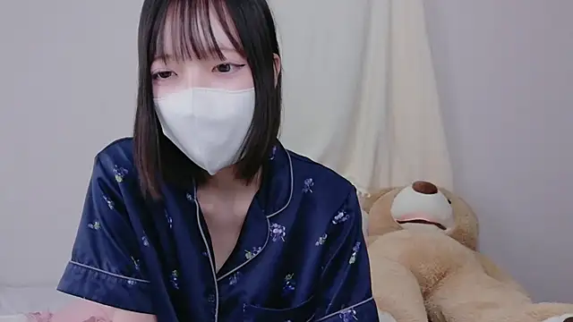 Snapshot of Azusa_128 chatting on 11-11-25, 10:48 Azusa 128 online show from 11-11-25, 10:48