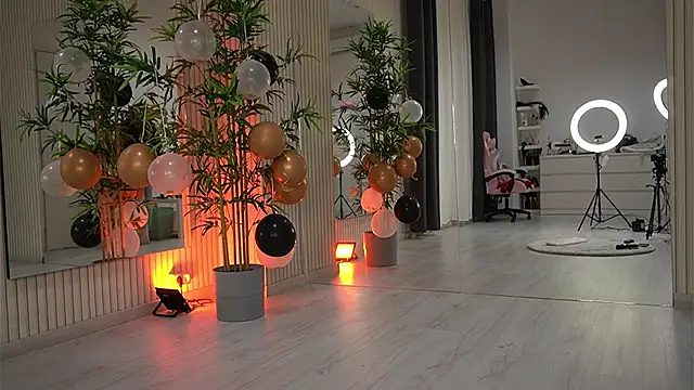 EmmaBlanco online show from 11-24-25, 08:19