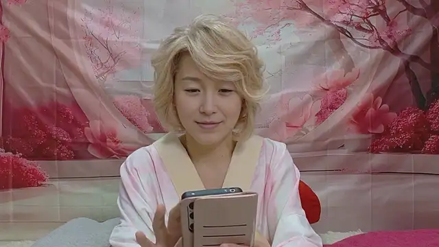 Snapshot of kimagure-fu- chatting on 11-28-25, 05:21 kimagure-fu- online show from 11-28-25, 05:21