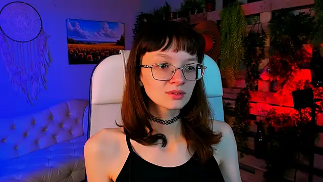 MollyJiggles online show from 09-19-25, 12:17