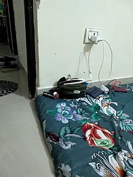 Pihu Chopra online show from 09-25-25, 04:32