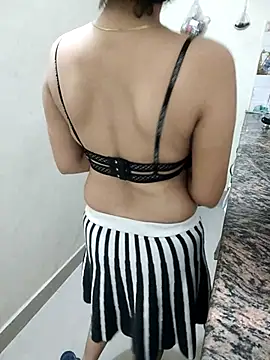 Pihu Chopra online show from 09-28-25, 03:28