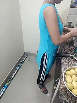 Pihu Chopra online show from 09-29-25, 03:33