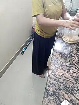 Pihu Chopra online show from 10-31-25, 03:51