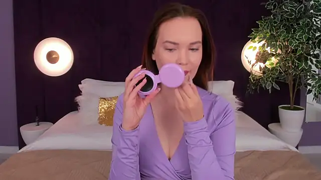 KiraHolli online show from 09-12-25, 03:06