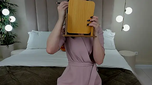 KiraHolli online show from 10-01-25, 03:23