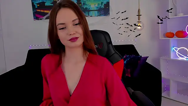 KiraHolli online show from 10-28-25, 03:10