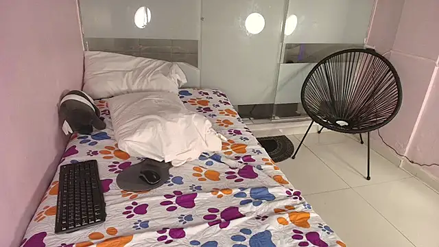 biancaa 18 online show from 11-12-25, 07:35