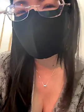 Snapshot of Searl- chatting on 10-21-25, 02:40 Searl- online show from 10-21-25, 02:40