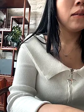 Snapshot of Searl- chatting on 10-28-25, 05:44 Searl- online show from 10-28-25, 05:44