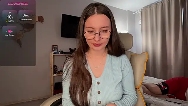 Snapshot of wwow_meow chatting on 10-11-25, 06:34 wwow meow online show from 10-11-25, 06:34