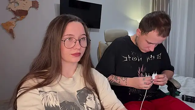 Snapshot of wwow_meow chatting on 11-16-25, 12:55 wwow meow online show from 11-16-25, 12:55