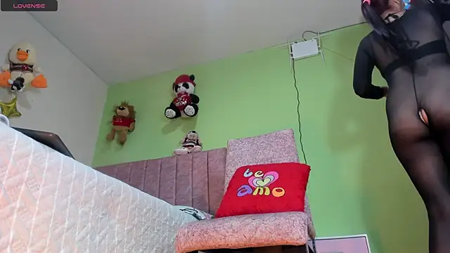 Snapshot of hot_Dariana_pantyhose chatting on 12-05-25, 12:58 hot Dariana pantyhose online show from 12-05-25, 12:58