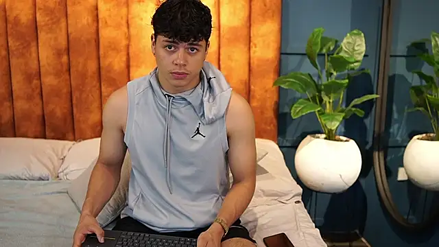 Snapshot of Ethan_occonor chatting on 09-15-25, 10:48 Ethan occonor online show from 09-15-25, 10:48