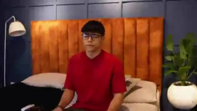 Snapshot of Ethan_occonor chatting on 10-17-25, 12:41 Ethan occonor online show from 10-17-25, 12:41