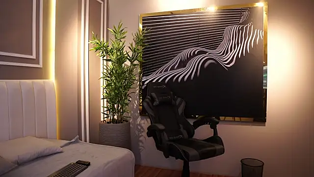 Snapshot of Ethan_occonor chatting on 11-21-25, 12:37 Ethan occonor online show from 11-21-25, 12:37