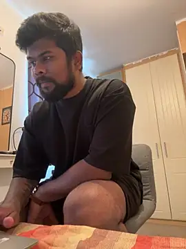 Snapshot of CrazyShashank chatting on 09-28-25, 12:54 CrazyShashank online show from 09-28-25, 12:54