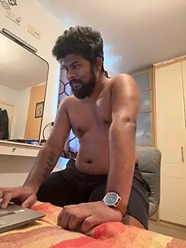 Snapshot of CrazyShashank chatting on 10-26-25, 01:06 CrazyShashank online show from 10-26-25, 01:06