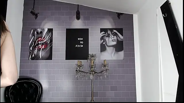 Snapshot of aleesha_cameron02 chatting on 10-08-25, 09:01 aleesha cameron02 online show from 10-08-25, 09:01