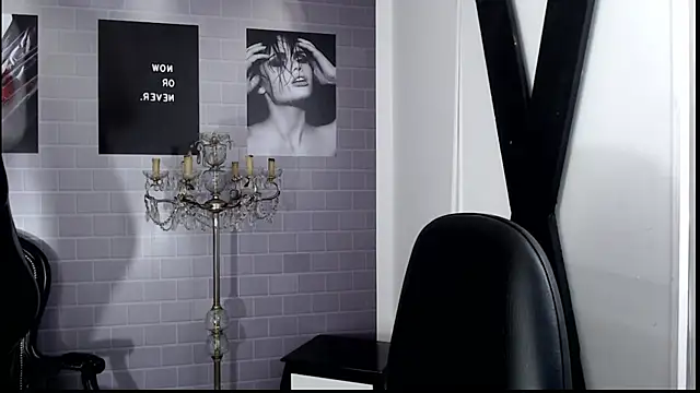 Snapshot of aleesha_cameron02 chatting on 10-15-25, 10:10 aleesha cameron02 online show from 10-15-25, 10:10