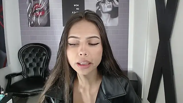 Snapshot of aleesha_cameron02 chatting on 11-08-25, 12:16 aleesha cameron02 online show from 11-08-25, 12:16