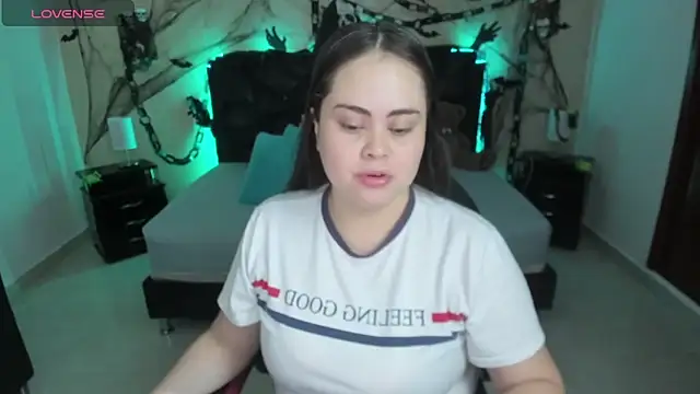 Snapshot of LolaVillalobos chatting on 10-29-25, 11:34 LolaVillalobos online show from 10-29-25, 11:34