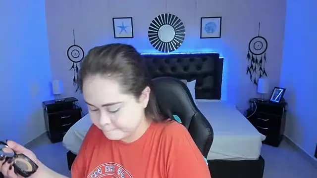 Snapshot of LolaVillalobos chatting on 11-15-25, 12:13 LolaVillalobos online show from 11-15-25, 12:13