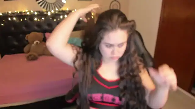 Snapshot of LolaVillalobos chatting on 12-03-25, 01:53 LolaVillalobos online show from 12-03-25, 01:53