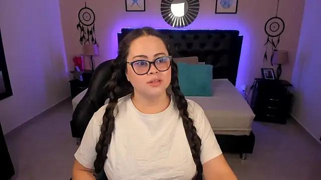 LolaVillalobos online show from 04-24-26, 12:40