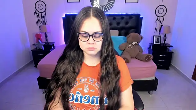 LolaVillalobos online show from 04-28-26, 12:21