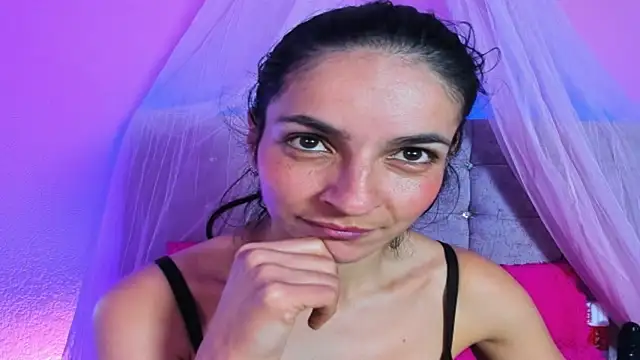 Snapshot of karol_rose chatting on 11-22-25, 09:25 karol rose online show from 11-22-25, 09:25